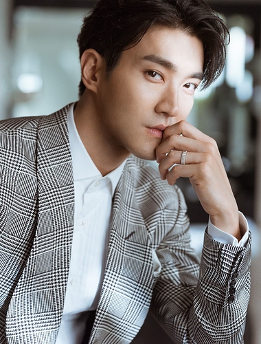 Choi%20Siwon%20(super%20junior)