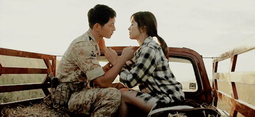 dots_kiss